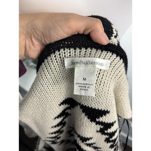 Beautiful Sweater Size M - Picture 4 of 4